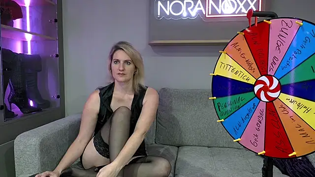 NoraNoxx webcam