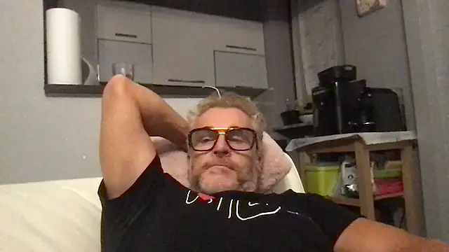 Axl_hot