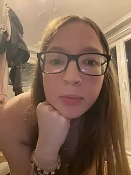 Freaky-Doll webcam