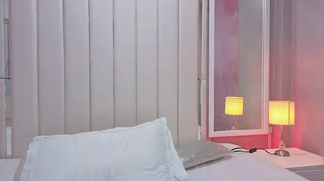RUTHH_BUSTY69 webcam