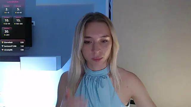Emily_Hartt live cam preview