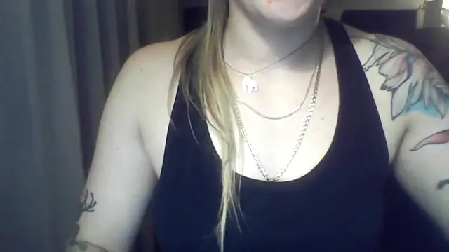 LeaWetGirl webcam