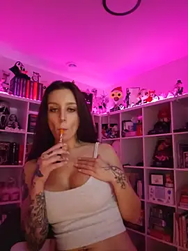 LilyOrion webcam