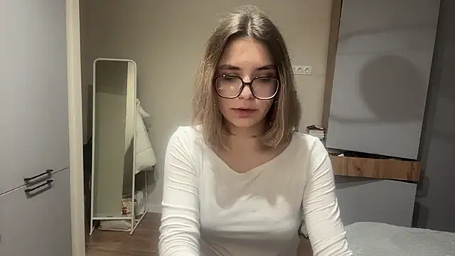 AnnaVelvetFire webcam