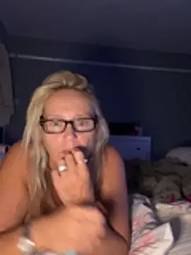 Blondnboujee53