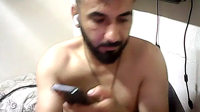 leon_ates (Ask my age) - boşalt beni bebeğim :)
