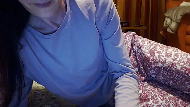 LovelyAndraGirl webcam