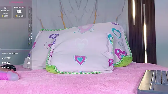 mia_099 webcam