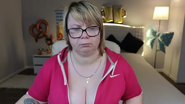 BonnnyBoobsy webcam