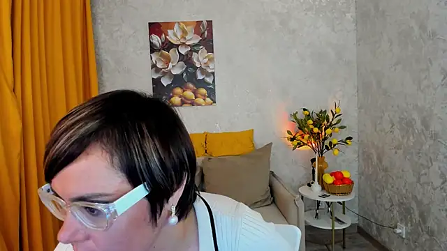 MayaNoire webcam