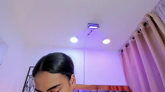 DominicaBecquer webcam