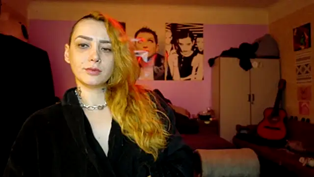 VioletFox26 webcam