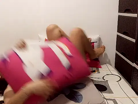 BelleroseXX webcam