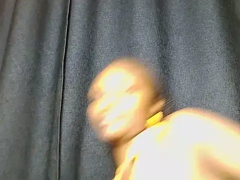 Zari_wet webcam