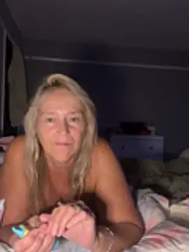 Blondnboujee53 webcam