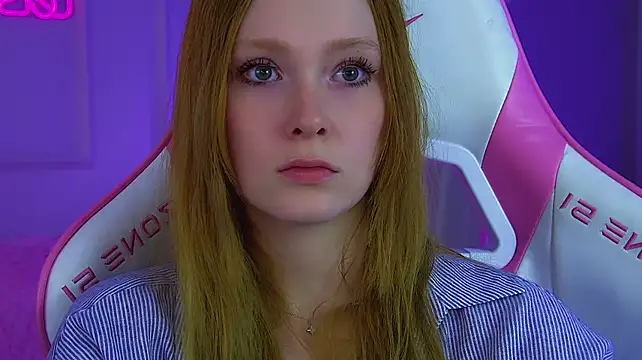 AgataFoxley webcam