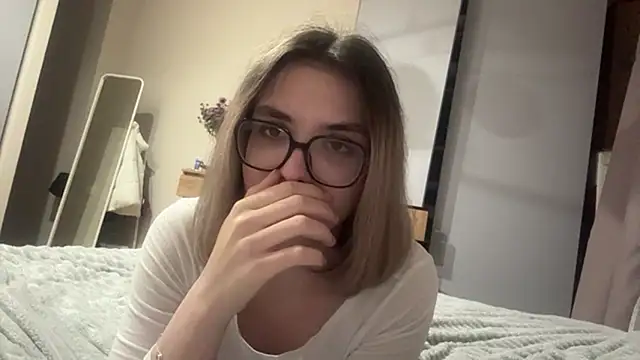 AnnaVelvetFire webcam