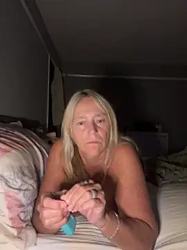Blondnboujee53