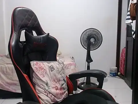 Adriana_0312 webcam