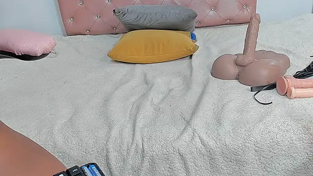 EbonyCoWorker webcam