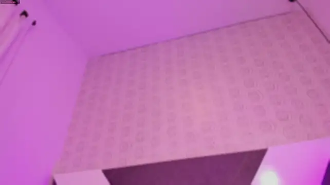 Vivian_Ellery webcam