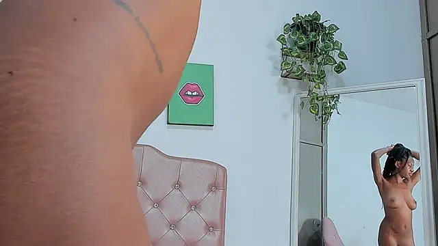 EbonyCoWorker webcam