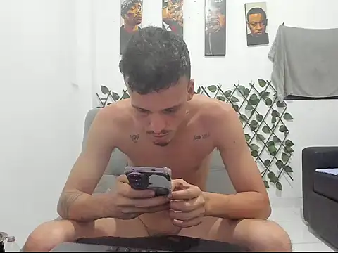 Latins_Boss webcam