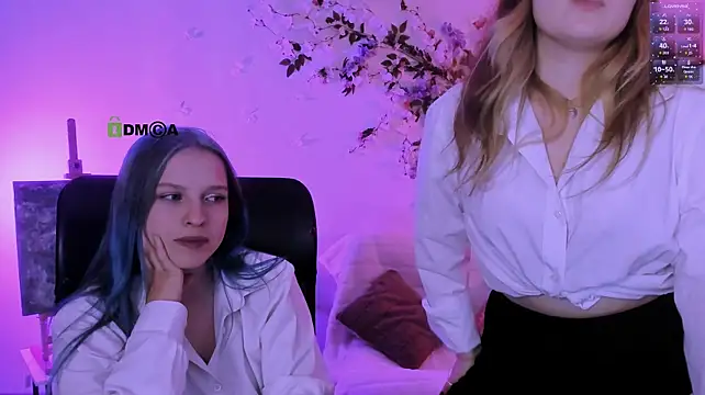 luna_berryy webcam