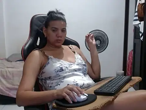 Adriana_0312 webcam