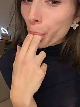 sophiiastarr's live room