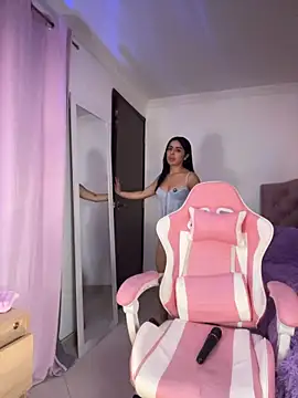 Emily-14 webcam