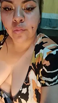 Angela-Lovee22 webcam