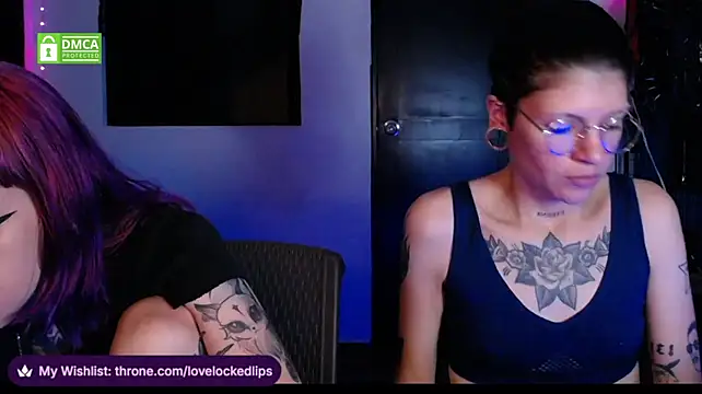 lovelockedlips webcam