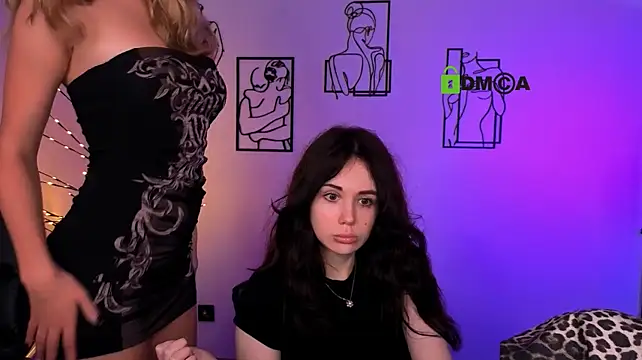 riley_sanders webcam