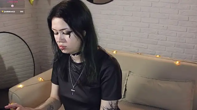 KiraKrahe webcam