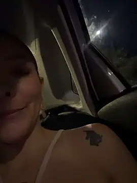ImSeleneWild webcam
