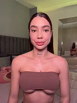 Evelyn_Claiire webcam
