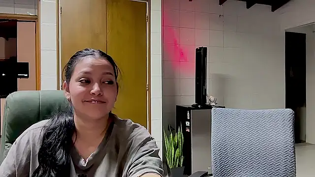 MarcellaGriffin webcam