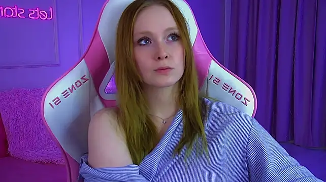AgataFoxley live cam on StripChat