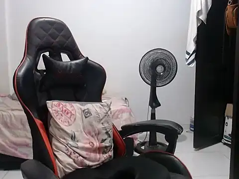 Adriana_0312 webcam
