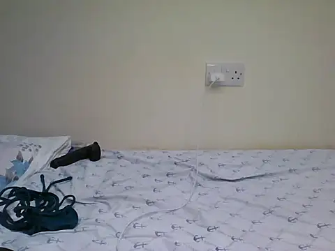 cum_queen254 webcam