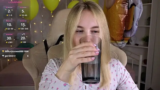 Shy_Polly webcam