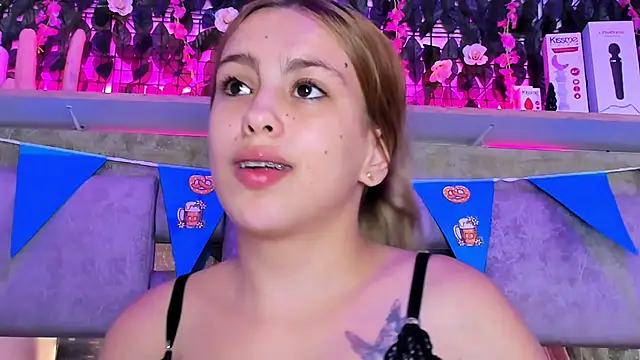 Natasha-Adams webcam