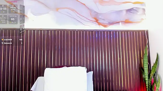 mia_pineda webcam