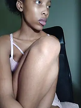 Layla_3 webcam