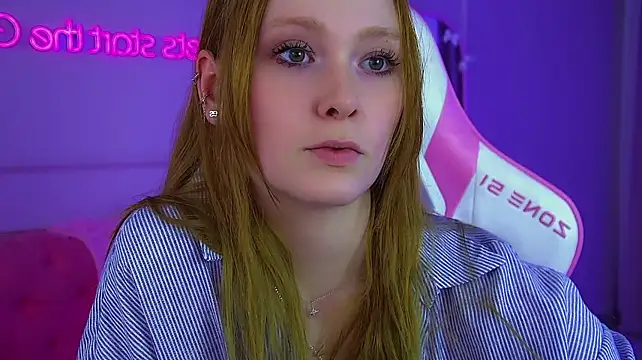 AgataFoxley webcam