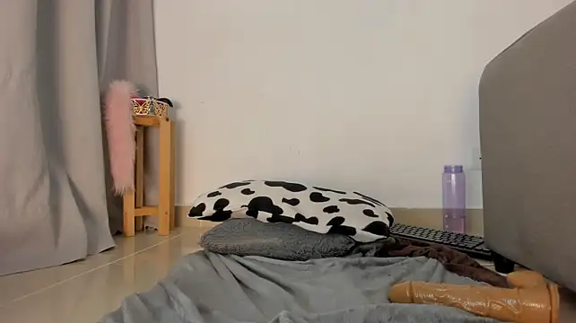 Nanny_11 webcam