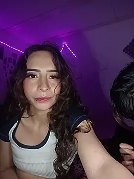 AlexxaAndRileyy webcam