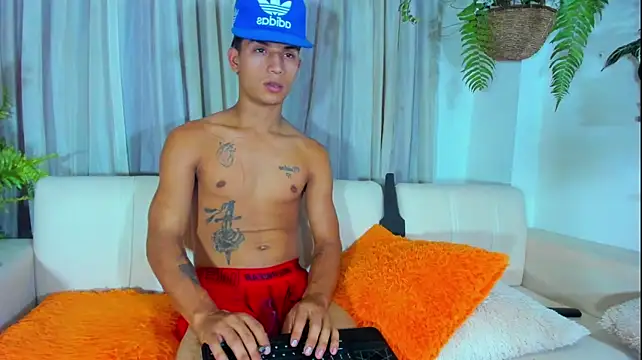 Boy_Leon_X webcam