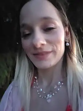 Chloe_StClaire webcam